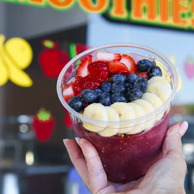 Fresh berry acai bowl